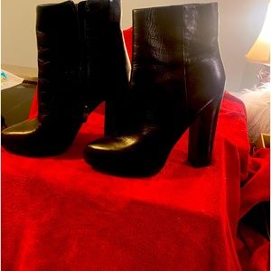 Womens booties excellent used condition